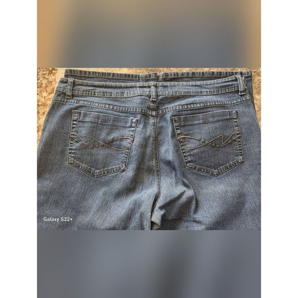 15 Faded Glory Stretch Bootcut petite Women's Blue Jeans-Pocket Stitch Detail - Picture 2 of 7
